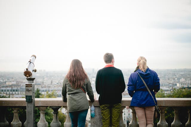 Sacre coeur viewing point - The cat, you and us