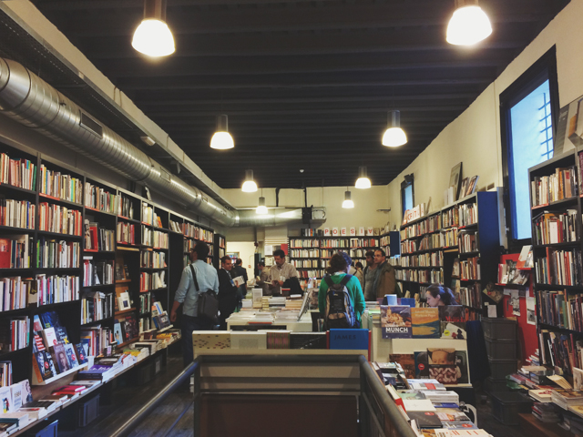 La Central bookshop - The cat, you and us