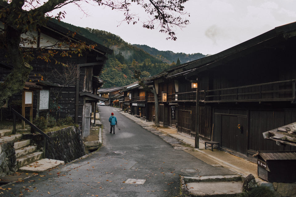 Tsumago in the morning - The cat, you and us