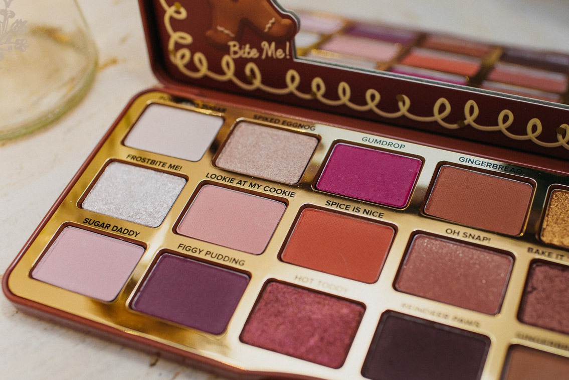 Gingerbread Too Faced eyeshadow palette - The cat, you and us