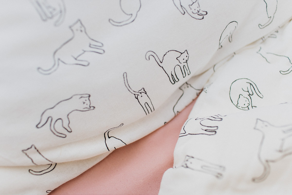 Uo cat duvet - The cat, you and us